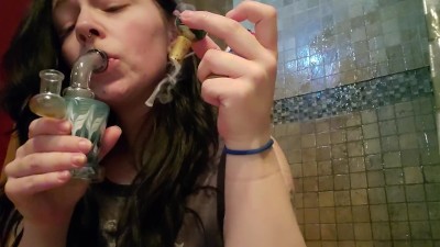 Sweet Freya White smokes and strips in shower - free amateur sex ...
