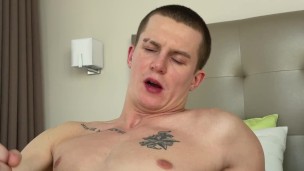 Jerk off challenge with straight friend, I peeped on his cock to cum
