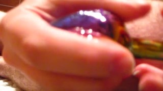 j'enfonce mon plug anal L multicolor dans mon petit anus