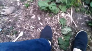 Артем сосет сам себе дрочит ногами лижет кончил в лесу self suck autofellatio self footjob