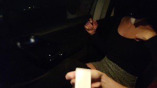 Nel viaggio di lavoro mia moglie vuole segare un guardone siciliano dal finestrino della macchina