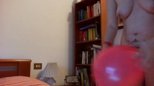 Nicoletta rides these balloons to orgasm