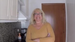 La madura Fina y sus ENORMES TETAS son un regalo!