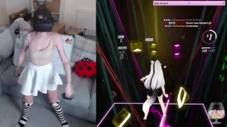 GAMER GIRL GETTING FUCKED BY A BEAUTIFUL BEAT SABER MAP