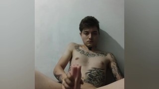 Se masturbando em casa