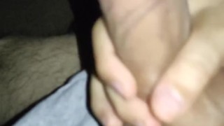 Masturbando mi gran verga gorda