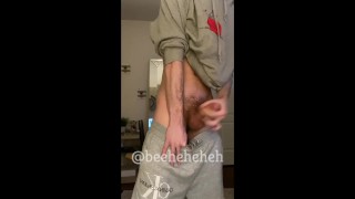 Twink cums in sweatpants | beeheheheh