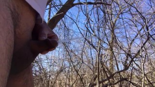 Outdoor pissing 