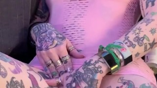 Hot AF GMilf warms up for her FIRST video ORGASM