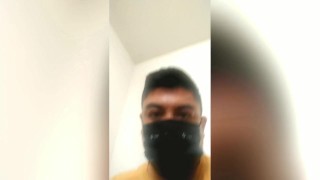 Me jalo mi polla con condon para ver cuanta leche saco 