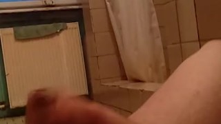 Celý den jsem se dráždil a pak jsem se udělal mel sem křeče ani jsem nestříkal jenom vytekl