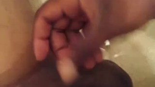 Masturbadome en el baño