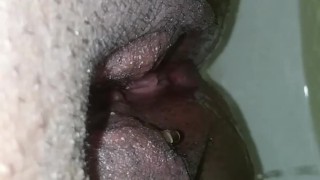 Fat pussy pee