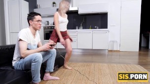 SISPORN Whore gives sex joy to stepbro who easily trades big game for act of procreating