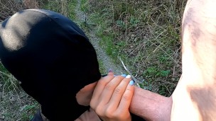 The first blowjob and swallow I give to a stranger I met while walking in the woods
