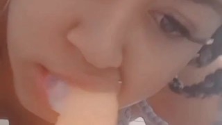 Jugando con mi dildo 😋