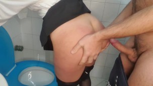 Pablo fuck Lisa in the toilet during a party