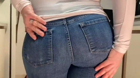 Braless MILF with Big Tits and A Round Ass in Jeans