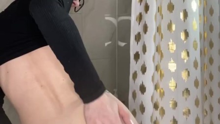 Creamy orgasm with a butt plug and vibrator