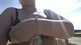 Exhibicionismo en Pinamar!!! Flashboobs en la playa 7u7