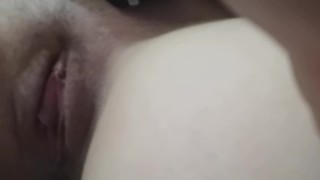 Mi masturbo con il deodorante, italian vagina, squirting