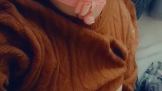 Amateur slut plays with her new toy