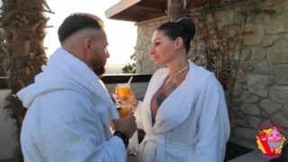 Gli Lecco i piedi e mi sborra in figa