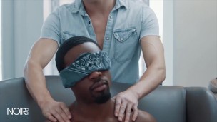 Noir Male - Muscly D'Angelo Jackson Calls Up Taylor Reign & Sits Blindfolded As He Sucks His Bbc