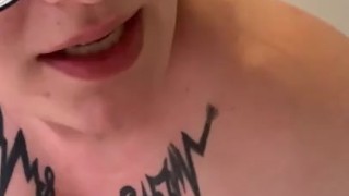 BBW fucks herself till she cums 
