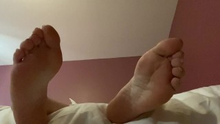 Watching step sis while you hide under the bed/ hitachi fun