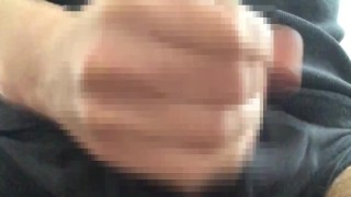 【喘ぎ声 有り】男が電マで焦らしオナニー!最後はドアップでコンドーム内に発射!!