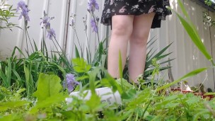Nicoletta can't hold back and pisses on your face in a public garden - Wonderful upskirt pee