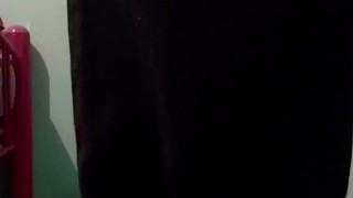 Me masturbó estando muy caliente solo en mi casa 