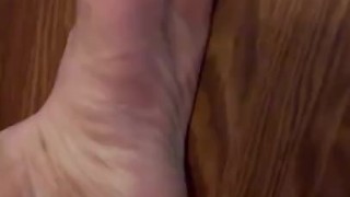 Hot ass stinky sweaty feet need rubbed 