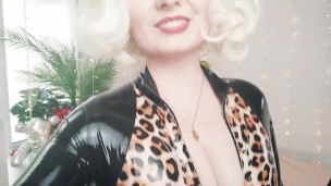 Latex Rubber Catsuit Selfie Video, MILF in fashion Catsuit