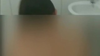 Gostosa insana Trepando no Banheiro 