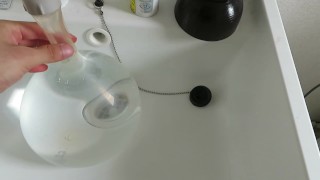 洗面所でコンドームに水を入れたら破裂した