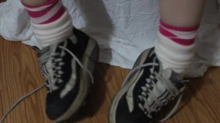 White & Pink Toes
