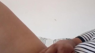 I am very hot, I will masturbate