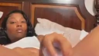 Pretty Ebony Dildo Play