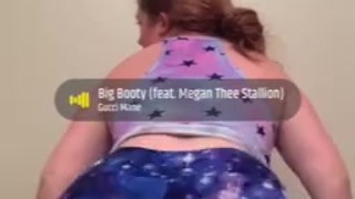 Thick red head Twerks for your pleasure 