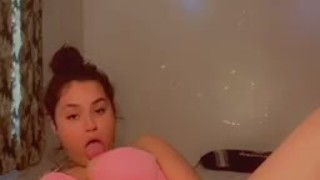 Thick Latina plays w herself 