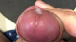 マウスパッドに特濃ドロドロ精液をぶっかけ！