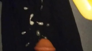 oiled up my cock for a quick cumshot