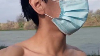 mexicano exhibicionista se va de paseo al rio