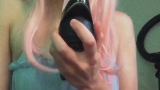 Hot egirl smokes puffco 