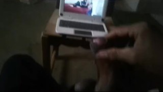 Llego Del Colegio Y Se masturba Viendo Porno