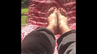 Feet tanning 