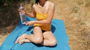 Hot like the Sun and wet like the rain (masturbating outdoors on a summer day)