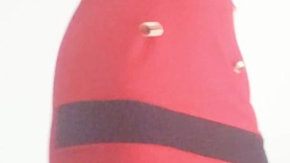 Susie Jackson nous fais un superbe essayage, une robe rouge sexy et un string et biensure du nue